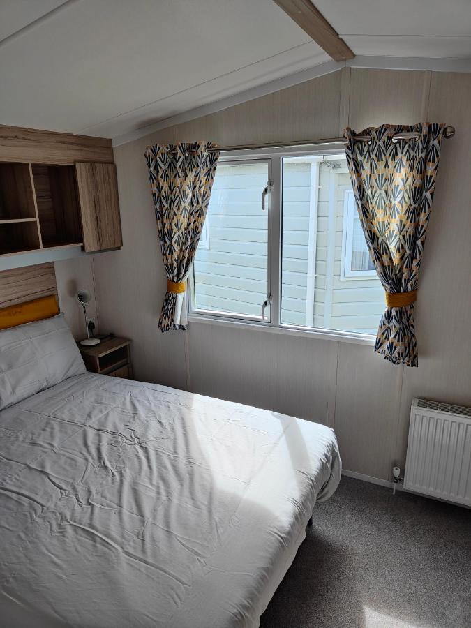 J6 Static Caravan, Fairway Holiday Park Sandown Eksteriør billede